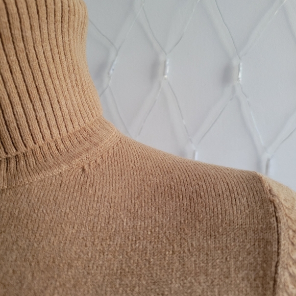 French Connection Tan Turtleneck / Stretchy / Size Medium - Picture 2 of 6